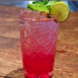 สตอเบอรี่โซดา