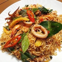 ผัดมาม่าขี้เมา