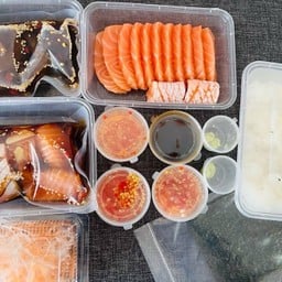 Set ซาซิมิ200กรัม+setแซลมอนและกุ้งดอง