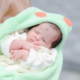 น้องกฐิน อาหารตามสั่ง ขนมโตเกียว ลูกชิ้น ใส้กรอกทอด