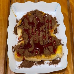 ปังปิ้งเนยคลุกฝุ่น-ราดสตอเบอรี่