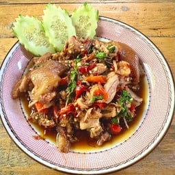 กับข้าวกระเพราขาหมู