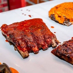 ซี่โครงหมูย่าง รสหม่าล่า พร้อมบะหมี่