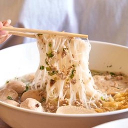 ก๋วยเตี๋ยวลูกชิ้นหมูน้ำใส😍