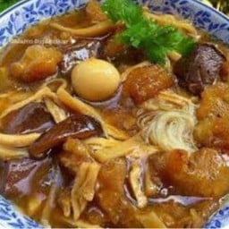 ก๋วยจั๊บเฉลิมไทย ห้างเฉลิมไทย
