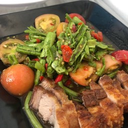 ตำถั่วหมูกรอบ