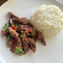 ข้าวกะเพราตับไก่