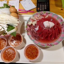 มิดไนท์หมูกระทะ ตลาดโต้รุ่งสวนรัก