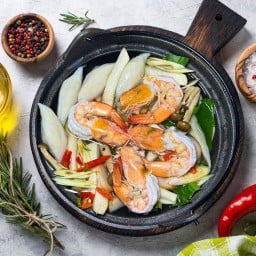 ต้มยำกุ้ง.น้ำใส เห็ดรวม