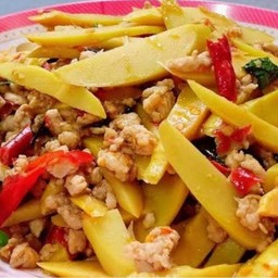 ข้าวผัดหน่อไม้สดน้ำมันหอย