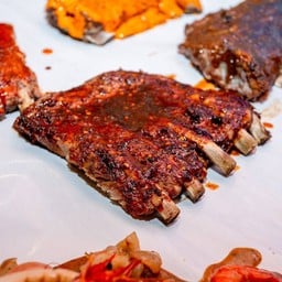 ซี่โครงหมูย่าง รสจิ้มแจ๋ว พร้อมบะหมี่