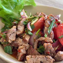 ยำคอหมูย่าง