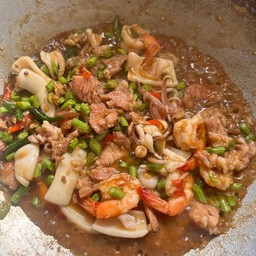 ข้าวผัดกระเพรา(หมู)