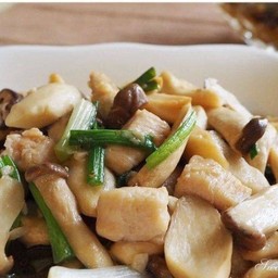 ผัดเห็ดออรินจิน้ำมันหอยหมูสับ