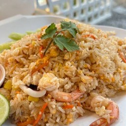 ข้าวผัดทะเลใหญ่