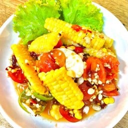 ตำข้าวโพดไข่เค็ม