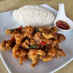 ข้าวกะเพราไก่กรอบ