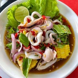 ยำปลาหมึก