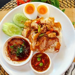 🐷ข้าวหอม+ไข่ตูม+หมูทอดหมูกรอบ+น้ำพริกกะปิ🐷