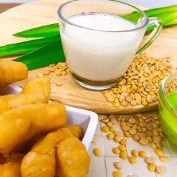 น้ำเต้าหู้ +โก๋3ตัว