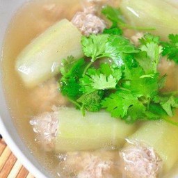 ต้มจืดแตงกวายัดไส้หมู