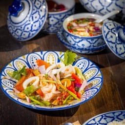 ยำรวมมิตรทะเล