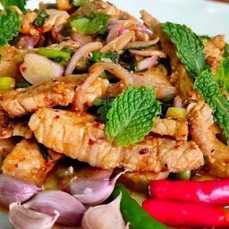 หมูน้ำตก