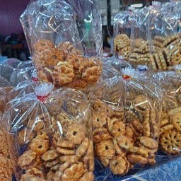 ขนมใส้สับปะรด