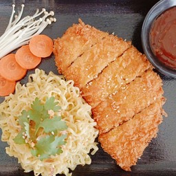 บะหมี่คาราเมน ซอสเทอริยากิหม่าล่า ไก่ทอด
