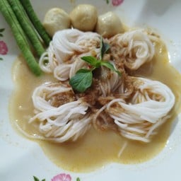 ขนมจีนน้ำยา ยายจุก อุดมเดช
