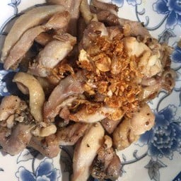 ไก่กระเทียม