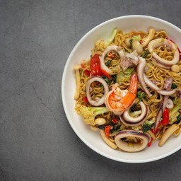 ผัดมาม่า-ทะเล(กุ้ง+ปลาหมึก)