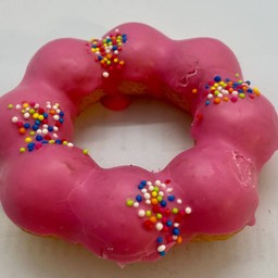 โดนัท พอนเดอริง เคลือช็อกโกแลตสตรอว์เบอร์รี่