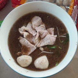 ก๋วยเตี๋ยวน้ำตกหมู