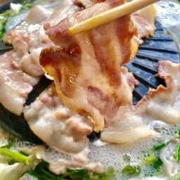 ริมกุดโง้ง หมูกะทะ เลย