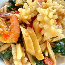 กะเพราหน่อไม้ทะเล