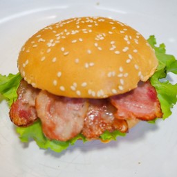 Burger หมู+เบคอน+ชีส เทาซันซอส