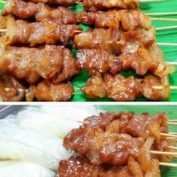น้องนายหมูปิ้ง หน้าโรงบาลเกษมราษฎร์อินเตอร์ชันแนล