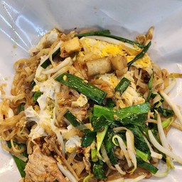 ผัดหมี่โคราช+เนื้อไก่+ใส่ไข่