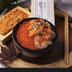 ข้าวหน้ากุ้งหวาน ไข่ปลาแซลมอน ไข่หอยเม่น