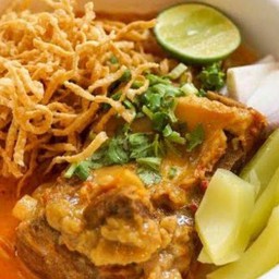 ชุดข้าวซอยหมู