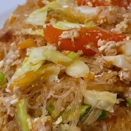 วุ่นเส้นผัดไข่