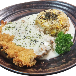 ข้าวผัดสาหร่ายครีมชอสหมูทงคัตสึ(เปลี่ยนเป็นไกคาราเกะได้คะ)