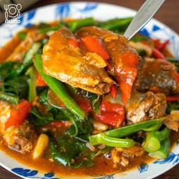 ข้าวคะน้าปลากระป๋อง