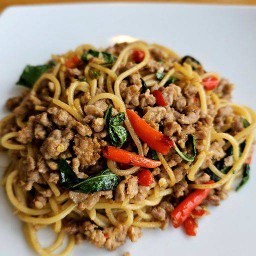 สปาเก็ตตี้ กะเพราหมูสับ