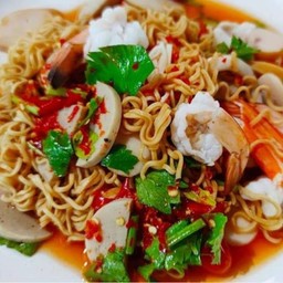 ยำรวม มาม่า