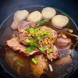 เกาเหลา 2 สหาย ไก่-หมูตุ๋น