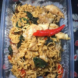 มาม่าขี่เมาไก่