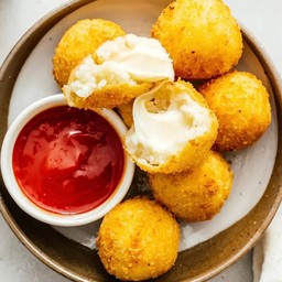 ชีสบอลเยิ้มๆ