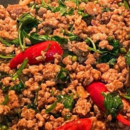 หมูสับผัดโหระพา (กับข้าว)